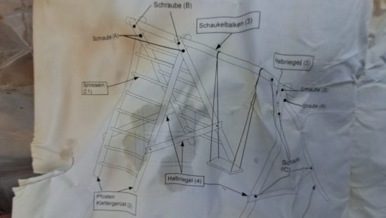 Einzelschaukel mit Kletterteil