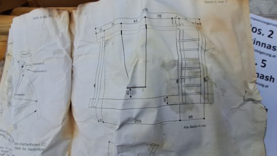 Einzelschaukel mit Kletterteil