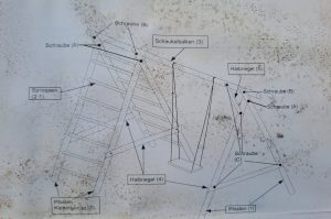 Einzelschaukel mit Kletterteil