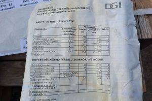 Einzelschaukel mit Klettergerüst