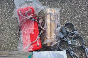 Doppelschaukel mit Klettergerüst