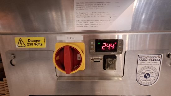 Kühlvitrinenthekenverbau