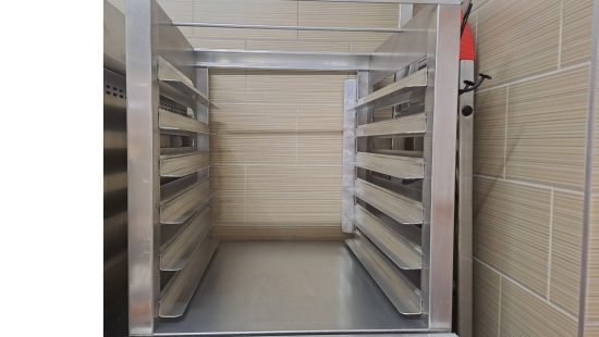Fahrbares Blechregal