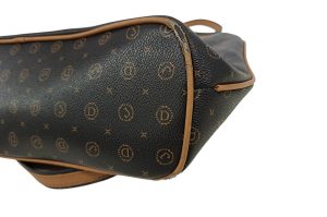 Handtasche