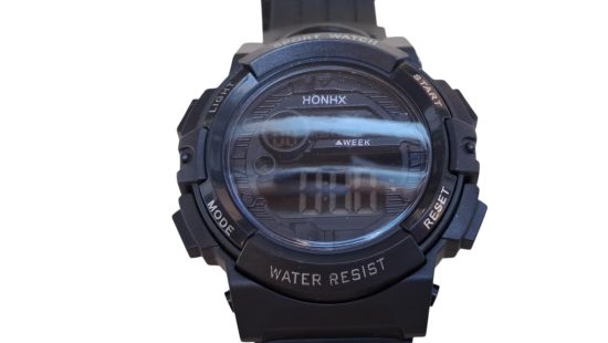 Digitalarmbanduhr