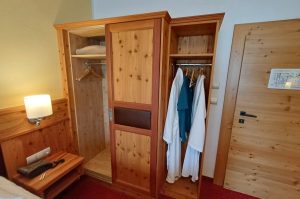 Kleiderschrank Z107