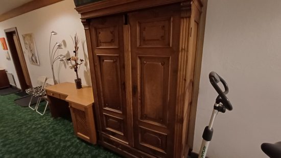 Kleiderschrank MB