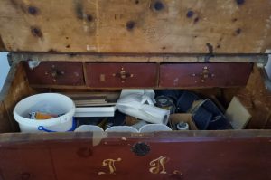 Historische Kommode VR