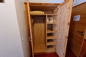 Zirben Schrank Z218