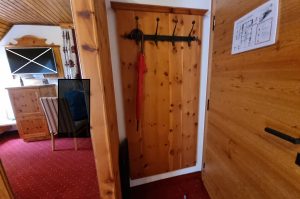 Zirbenholz Garderobe Z218