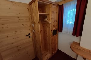 Kleiderschrank Z106a