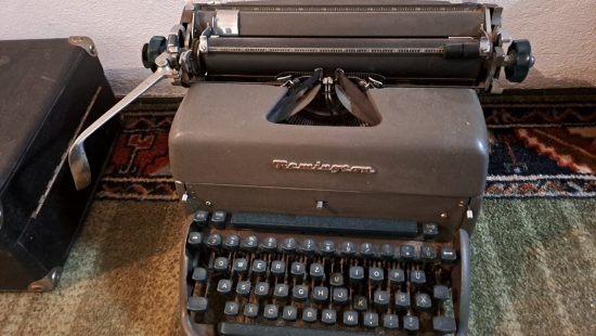 Schreibmaschine HEG