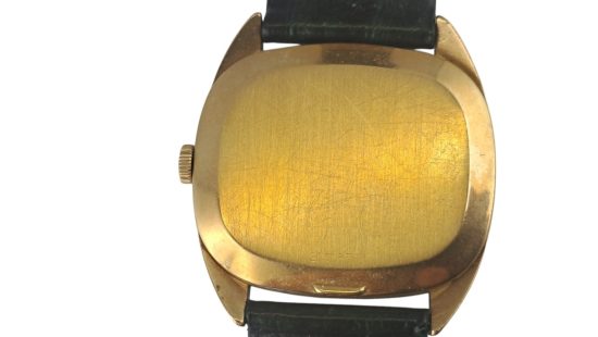 Goldene Herrenarmbanduhr