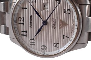 Herrenarmbanduhr