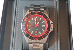 Herrenarmbanduhr