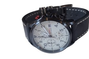 Herrenarmbanduhr