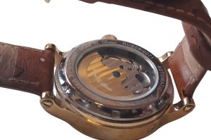 Herrenarmbanduhr