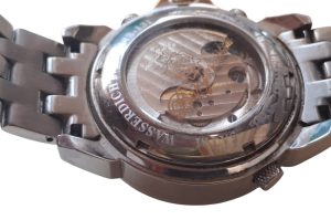 Herrenarmbanduhr