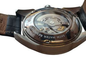 Herrenarmbanduhr