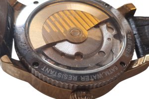 Herrenarmbanduhr