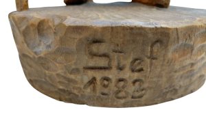 Holzskulptur Wanderer