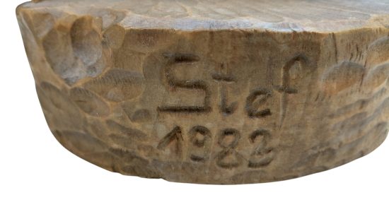 Holzskulptur Wanderer