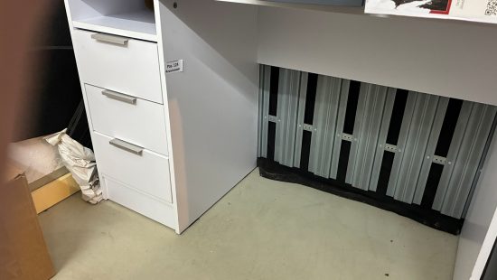 Schreibtisch