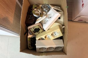 Diverses Elektromaterial