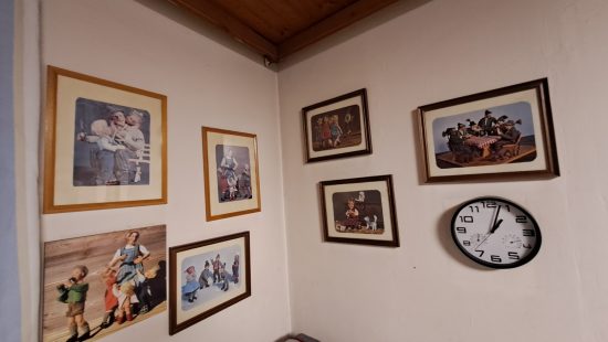 Flohmarktwaren Bilder und Deko WZ