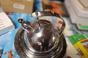 Wohnzimmertisch mit Deko WZ