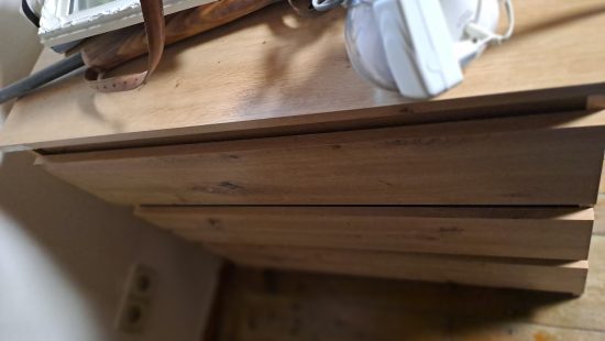Schubladenschrank mit DekoEG