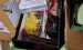 Schrank mit Flohmarktwaren WZ