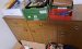 Schrank mit Flohmarktwaren WZ