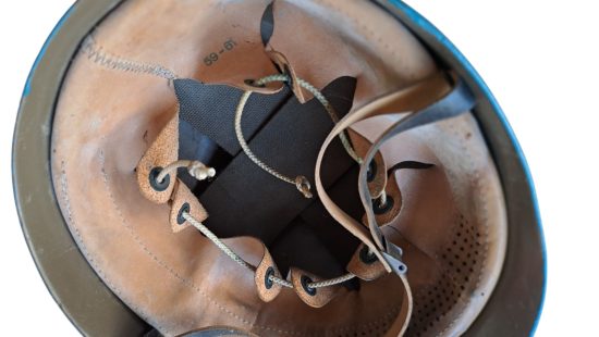 Blauhelm mit Tasche G4