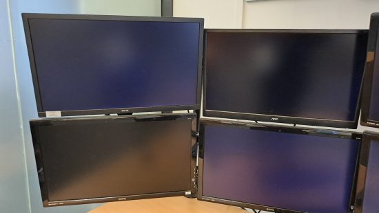 Monitore R046