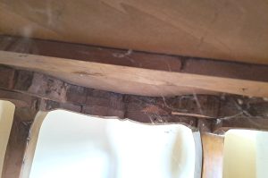 Beistelltisch inkl Tischdecke WZ