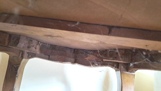 Beistelltisch inkl Tischdecke WZ