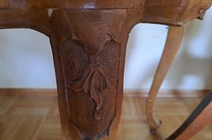 Beistelltisch inkl Tischdecke WZ