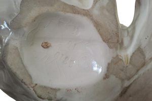 Porzellanskulptur Hund WZ