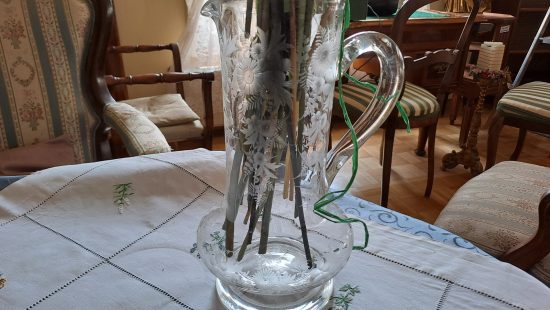 Henkelvase aus Glas WZ