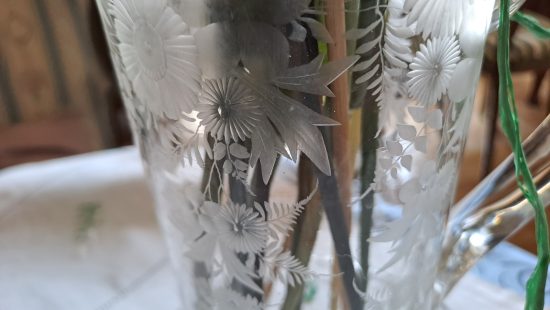 Henkelvase aus Glas WZ