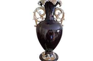 Henkelvase aus Keramik WZ