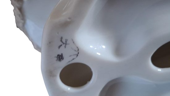Asiatische Porzellanfigur WZ