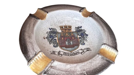 Aschenbecher aus Keramik EZ