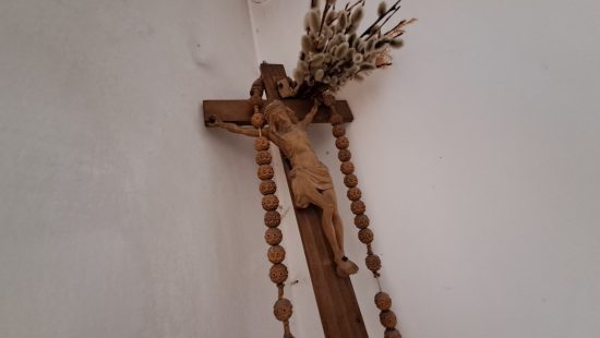 Hergottswinkel mit Rosenkranz EZ