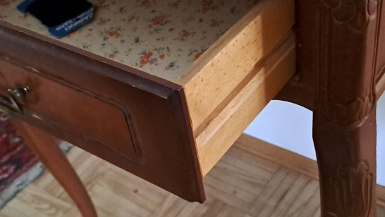 Beistelltisch mit Schublade VZ