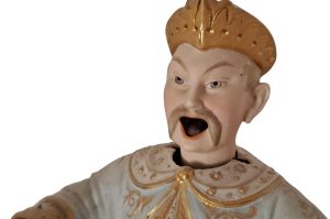 Asiatische Keramikstatue VZ