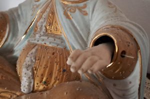 Asiatische Keramikstatue VZ