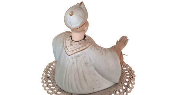 Asiatische Keramikstatue VZ