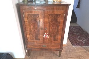 Barschrank inkl. Inhalt VZ